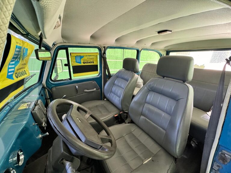 Ford rural 1960 vista interna