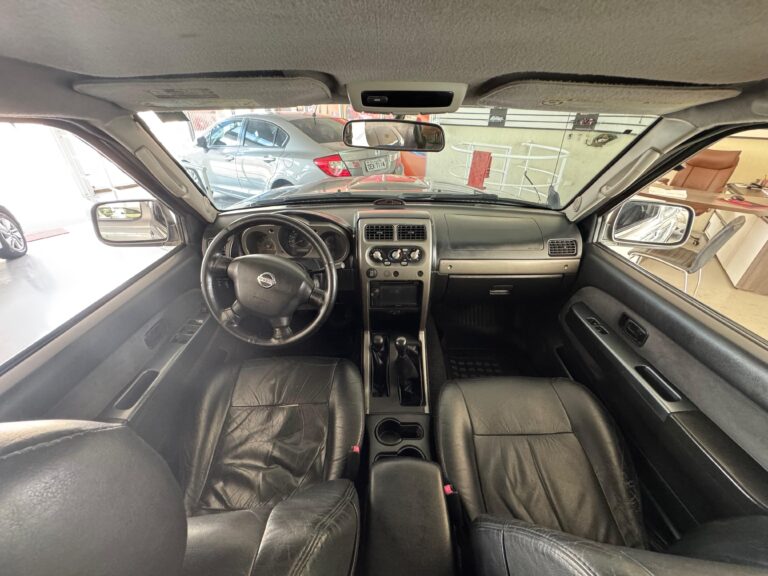 vista interna da xterra 2004